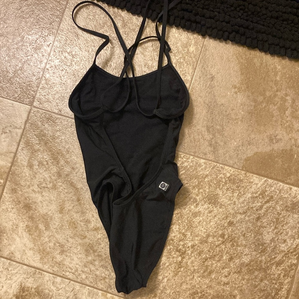 Jolyn One Piece Jackson 4